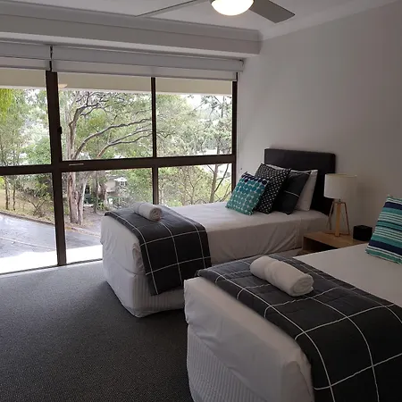 Gemini Court Holiday Apartments-3